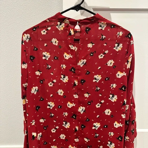 MELLODAY Red Floral Blouse - Picture 2 of 5